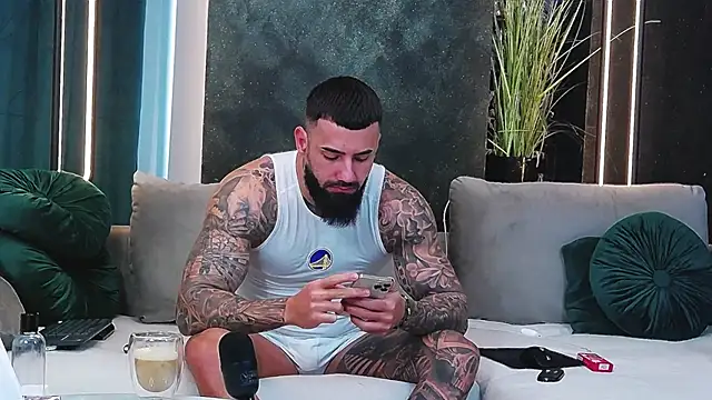 masterkingofmusclee online show from January 2025 07:08:02 AM