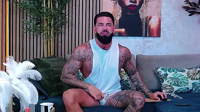 Snapshot of masterkingofmusclee chatting on June 2026 08:03:01 AM masterkingofmusclee online show from June 2026 08:03:01 AM