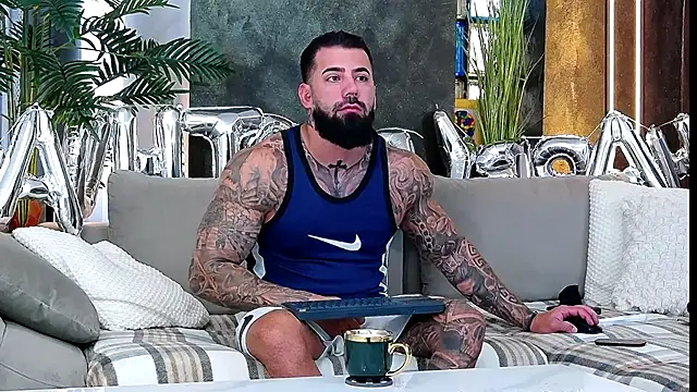 masterkingofmusclee online show from October 2025 06:45:01 AM