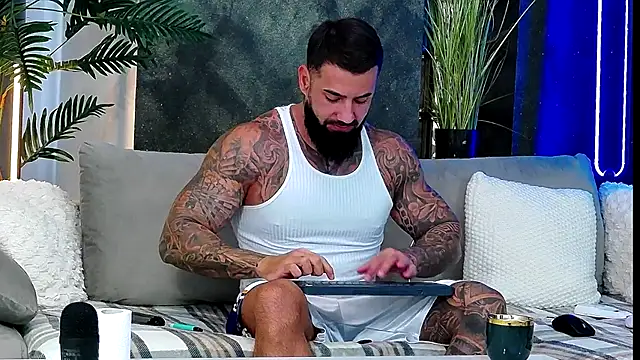 masterkingofmusclee online show from October 2025 06:39:02 AM