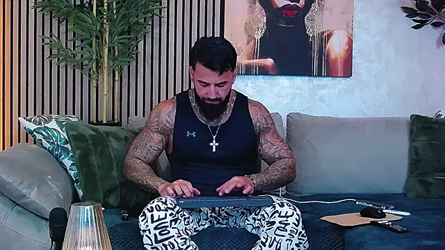masterkingofmusclee online show from May 2026 08:13:01 PM