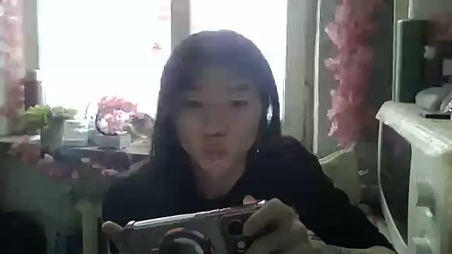 CarlyJoy online show from December 2025 08:24:01 AM