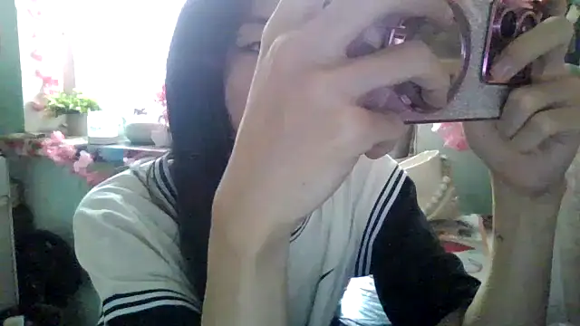 CarlyJoy online show from October 2025 08:05:01 AM