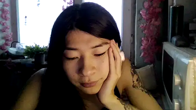 CarlyJoy online show from January 2026 11:48:01 AM