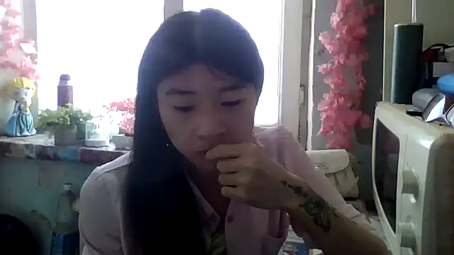 CarlyJoy online show from April 2026 09:15:01 AM