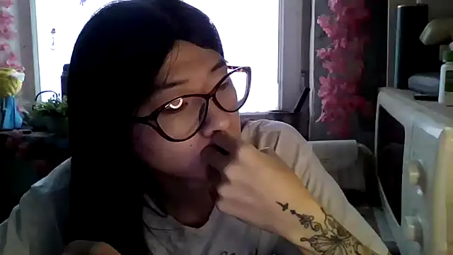 CarlyJoy online show from March 2026 12:38:01 PM