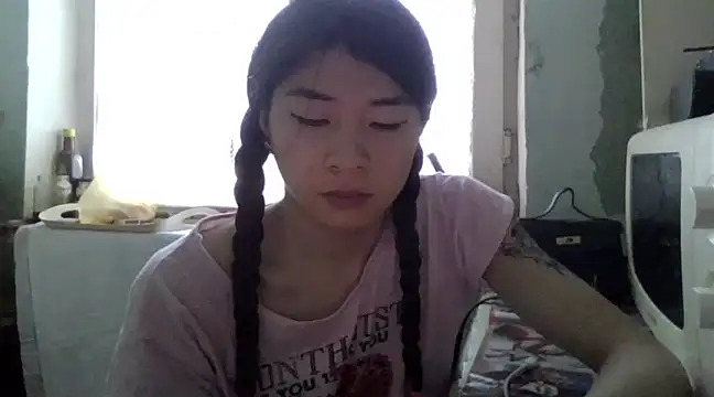 CarlyJoy online show from March 2025 01:01:02 PM