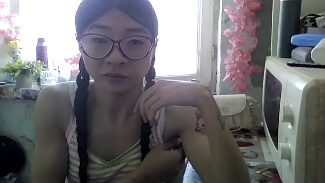 CarlyJoy online show from April 2026 10:20:02 AM