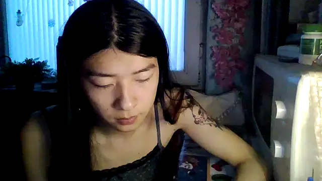 CarlyJoy online show from March 2026 01:11:02 PM