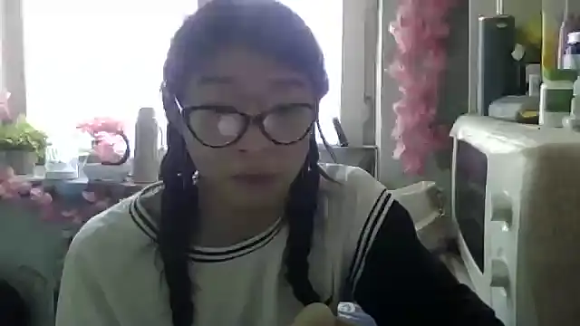 CarlyJoy online show from October 2025 09:33:01 AM