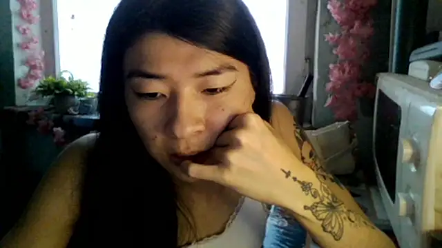 CarlyJoy online show from January 2026 11:47:01 AM