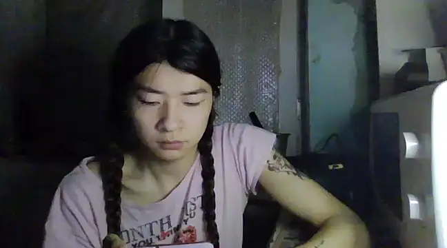 CarlyJoy online show from March 2025 04:06:02 PM