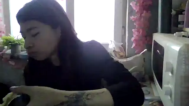 CarlyJoy online show from December 2025 11:03:02 AM