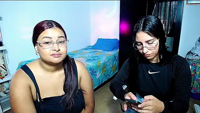 Snapshot of violeta_rous chatting on February 2026 03:40:02 PM violeta rous online show from February 2026 03:40:02 PM