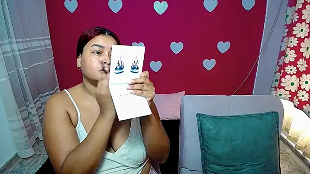 Snapshot of violeta_rous chatting on May 2026 03:11:02 PM violeta rous online show from May 2026 03:11:02 PM