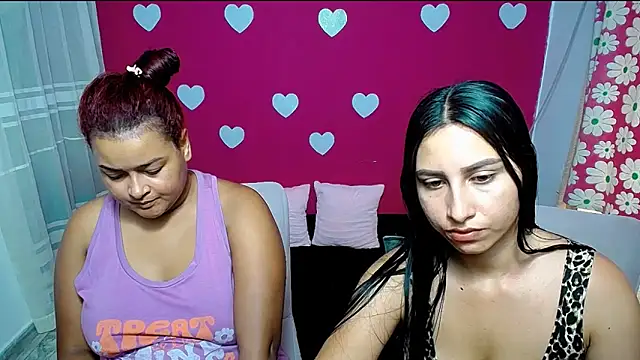Snapshot of violeta_rous chatting on April 2026 07:01:01 PM violeta rous online show from April 2026 07:01:01 PM