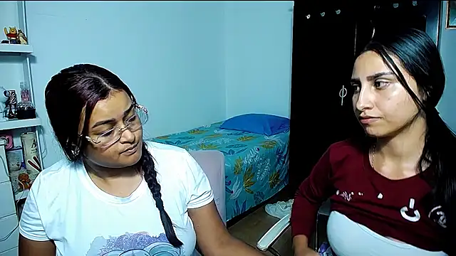 Snapshot of violeta_rous chatting on February 2026 03:27:01 AM violeta rous online show from February 2026 03:27:01 AM