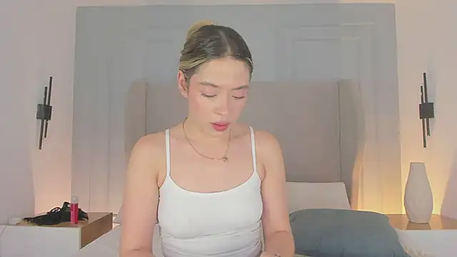 chloe d online show from April 2026 12:31:01 PM