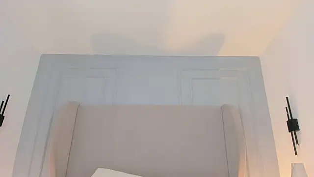 chloe d online show from April 2026 06:10:01 PM