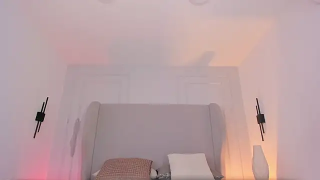 chloe d online show from December 2025 01:02:02 PM