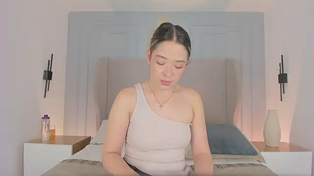 chloe d online show from May 2026 01:08:02 PM