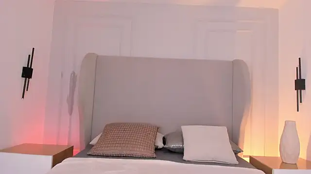 chloe d online show from November 2025 12:27:01 PM