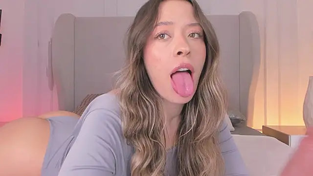 chloe d online show from November 2025 12:31:01 PM