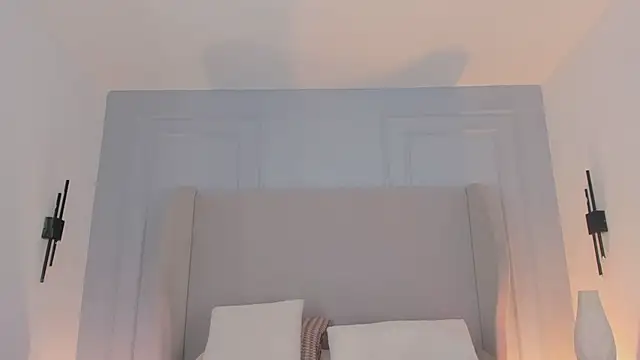 chloe d online show from March 2026 12:18:01 PM