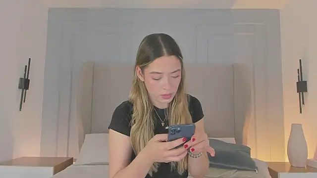 chloe d online show from May 2026 02:00:02 PM