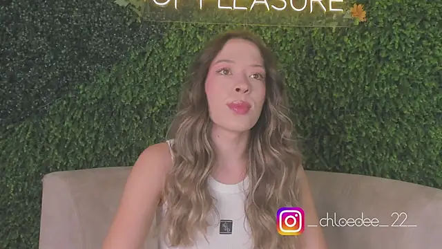 Snapshot of chloe_d chatting on October 2025 11:23:01 AM chloe d online show from October 2025 11:23:01 AM