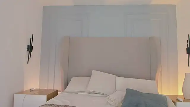 chloe d online show from April 2026 01:45:02 PM
