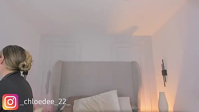 chloe d online show from January 2026 12:11:02 PM