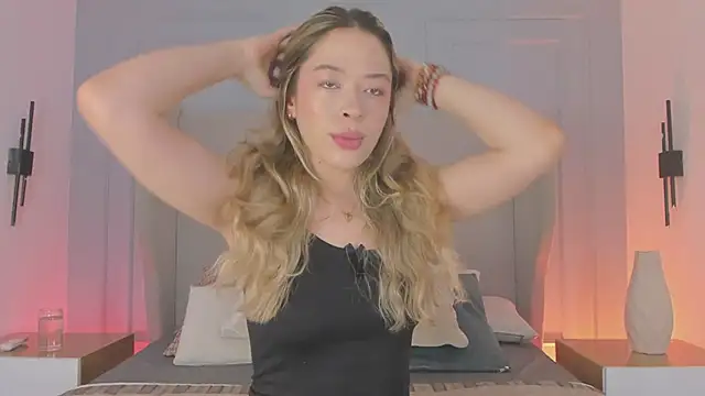 chloe d online show from March 2026 12:10:02 PM