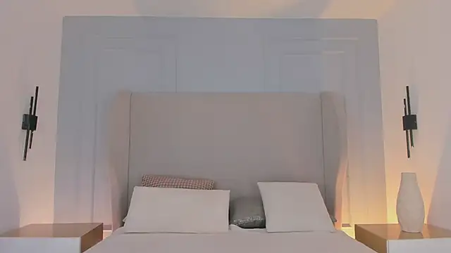 chloe d online show from March 2026 12:04:02 PM