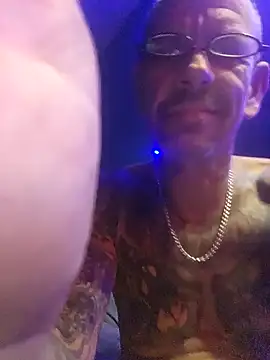 Snapshot of deepstroker42071 chatting on January 2025 01:40:01 PM deepstroker42071 online show from January 2025 01:40:01 PM