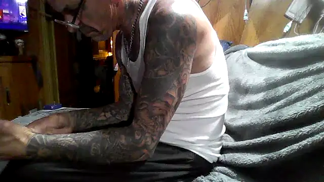 deepstroker42071 online show from April 2026 02:52:01 AM