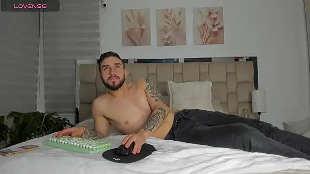 Vanessa and liam online show from December 2025 06:26:01 AM