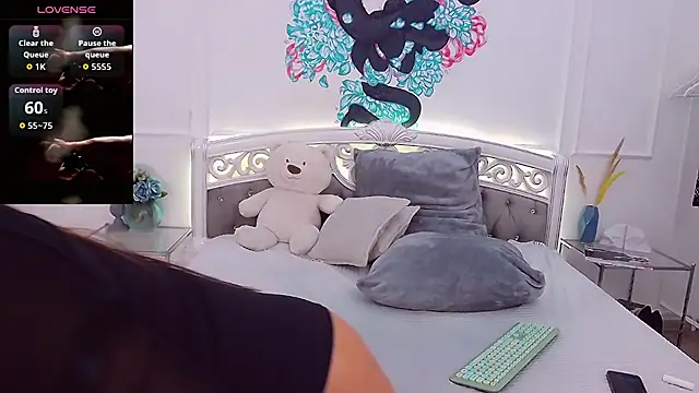 CrissyTaylor online show from November 2025 03:44:01 AM