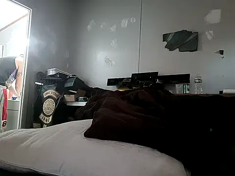 Bi curious86 online show from March 2026 09:28:01 PM