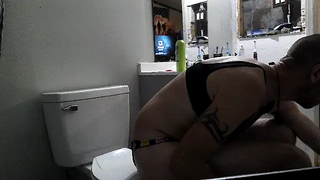 Snapshot of Bi_curious86 chatting on September 2025 02:51:02 AM Bi curious86 online show from September 2025 02:51:02 AM