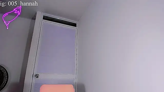 Hannahsmit online show from October 2025 04:03:01 AM