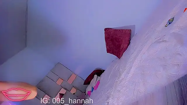 Snapshot of Hannahsmit chatting on December 2025 11:49:01 AM Hannahsmit online show from December 2025 11:49:01 AM