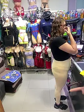 ROSALIALUCY online show from May 2026 11:49:01 AM