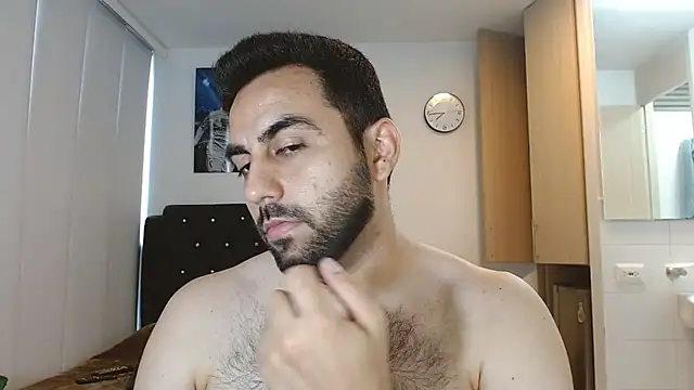 omarmohammedhot2 online show from December 2024 02:26:02 PM