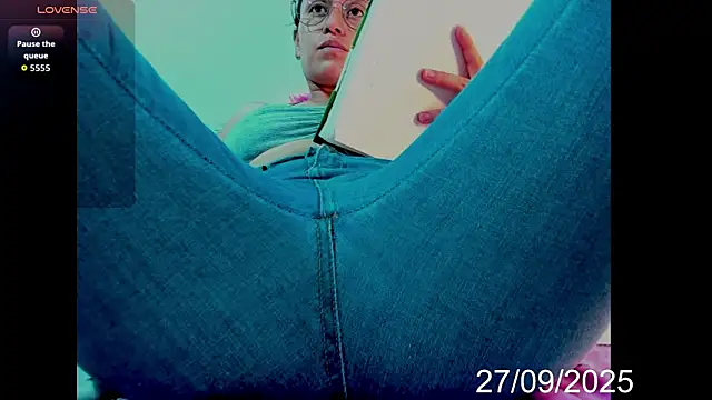 lady hana28 online show from September 2025 01:39:01 PM