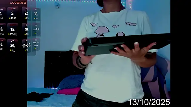 lady hana28 online show from November 2025 01:26:02 PM