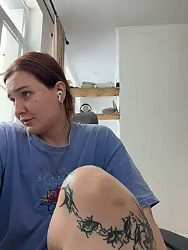 Snapshot of MakeBabyCum chatting on February 2026 05:30:01 AM MakeBabyCum online show from February 2026 05:30:01 AM