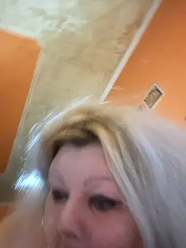 ducicsajsziii online show from September 2025 10:16:01 PM