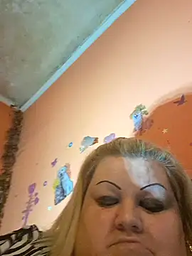 ducicsajsziii online show from November 2025 08:45:01 PM