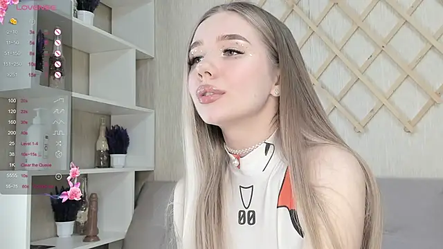 Snapshot of AutoBaby chatting on February 2025 09:20:02 AM AutoBaby online show from February 2025 09:20:02 AM